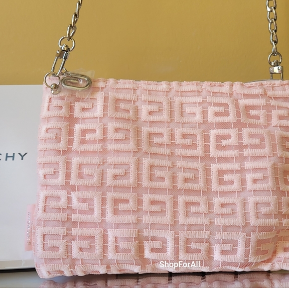 Givenchy - Picture 6 of 16